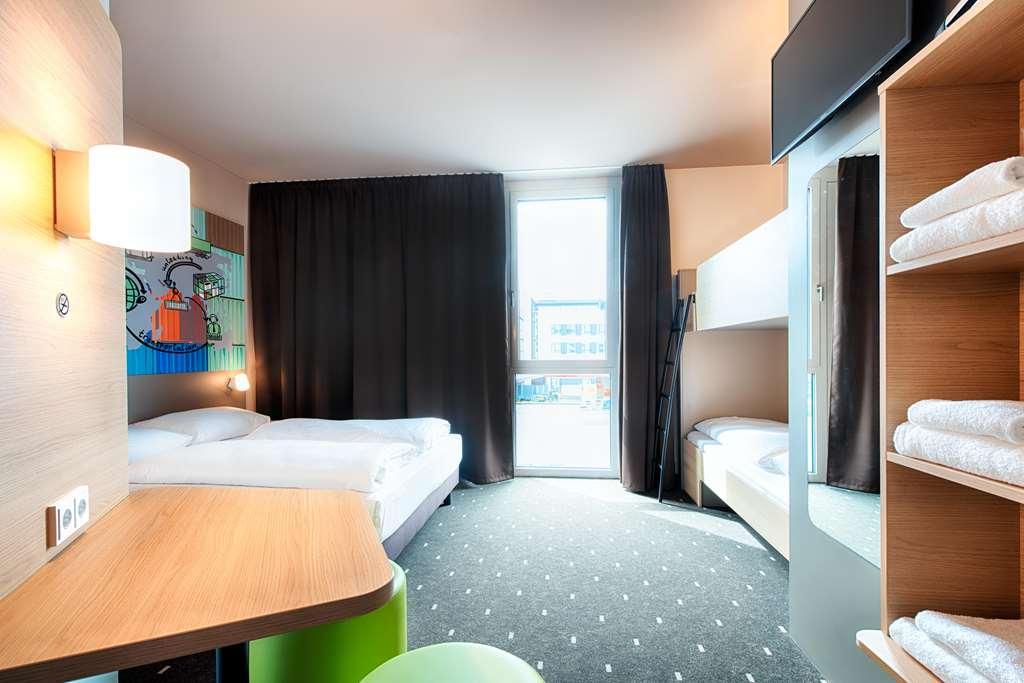 B&B Hotel Stuttgart-Neckarhafen חדר תמונה